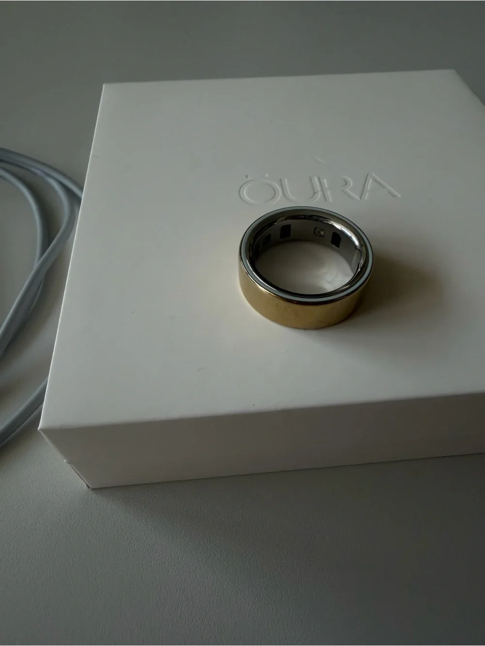 Oura ring 4 with charger